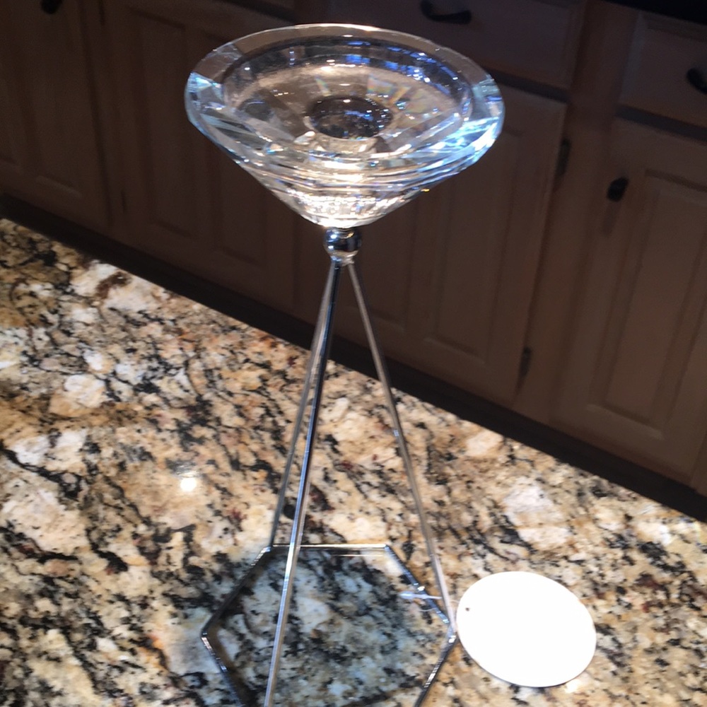 NWT Unique contemporary beautiful candle holder